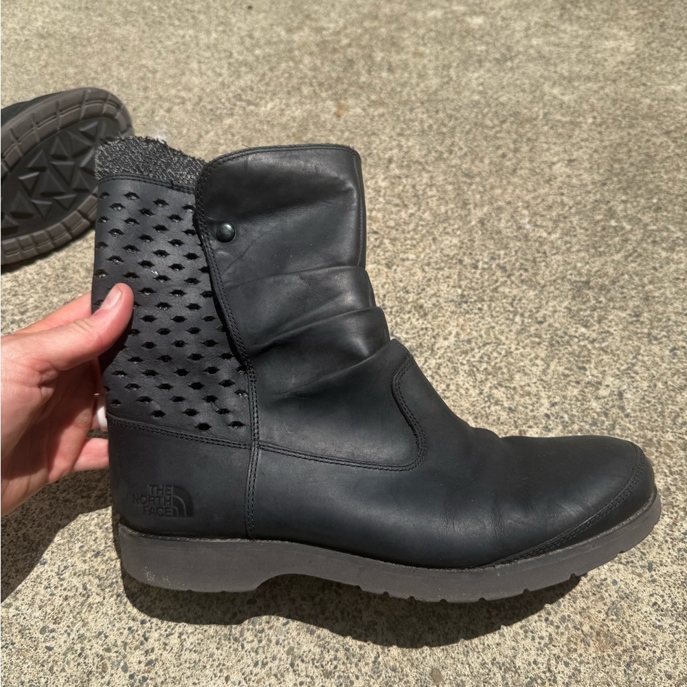 The North Face Women's Black and Gray Winter Boots